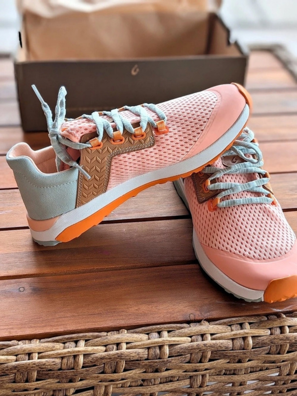 NWT Olukai Wailuku Women's Athletic Shoes Pink & Blue US 9